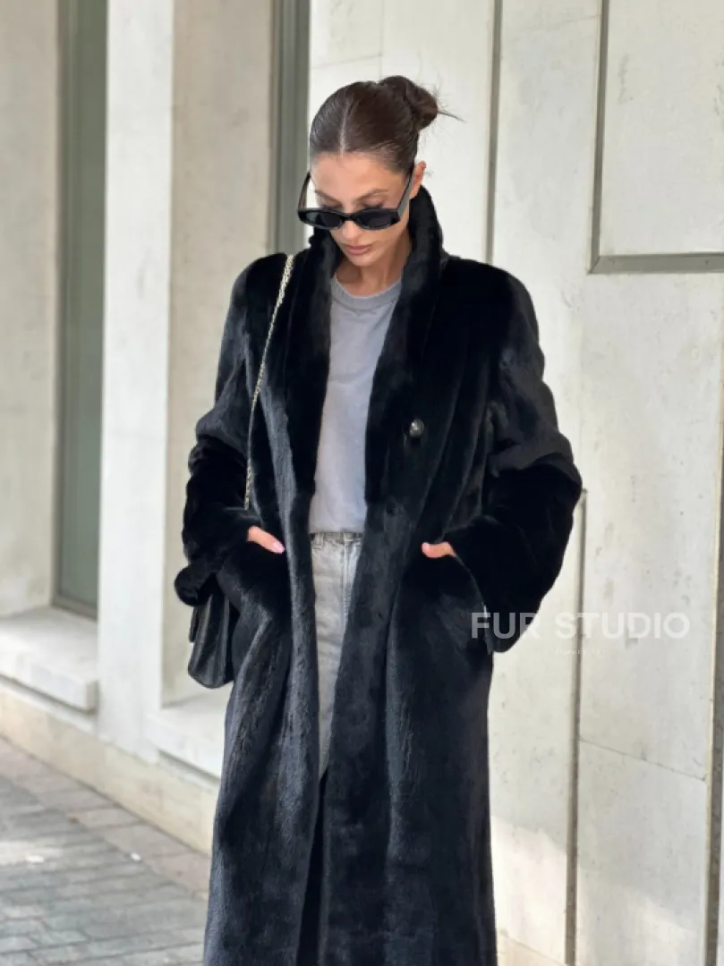 Черная шуба пальто из меха норки Saga furs - фото 6