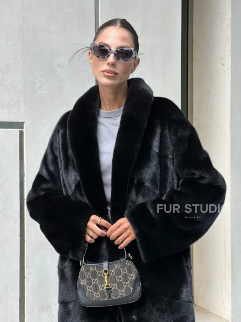 Шуба из скандинавского меха норки Saga furs с шалевым воротником - фото 2