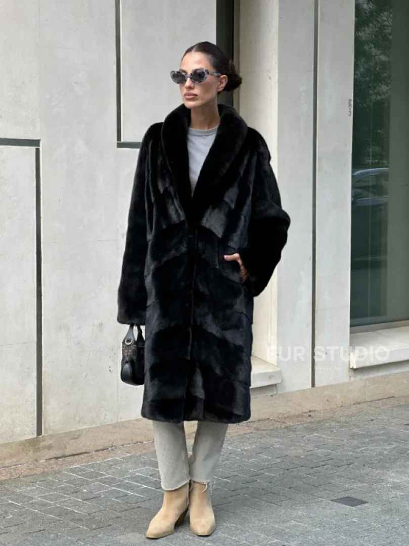 Шуба из скандинавского меха норки Saga furs с шалевым воротником - фото 14