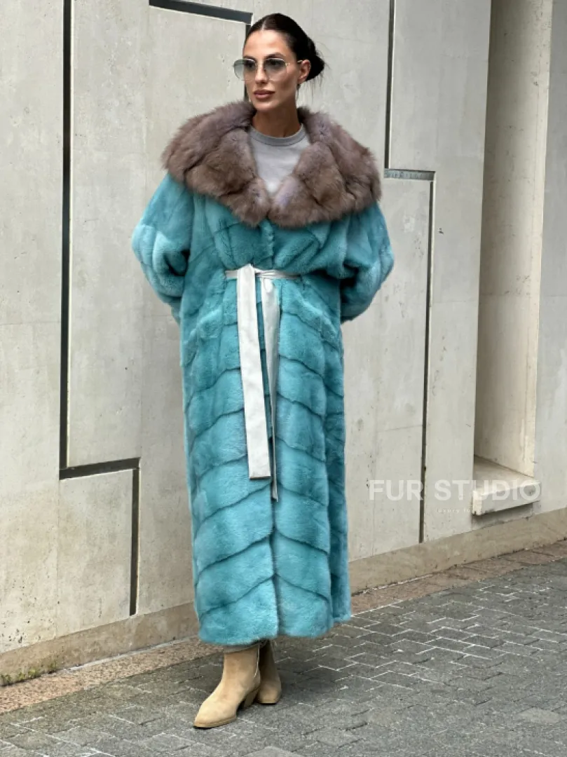 Удлиненная норковая шуба с капюшоном из меха куницы - цвет Тиффани - фото 5