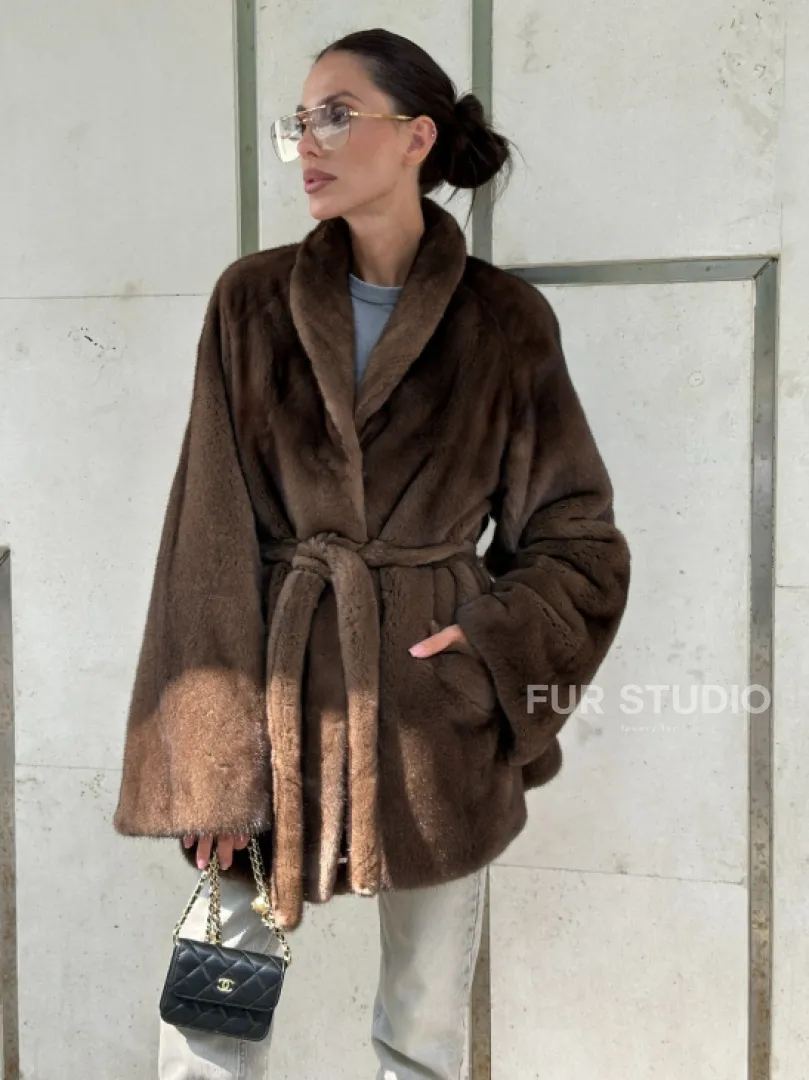 Шуба из меха Saga Furs в винтажном стиле средней длины - фото 6