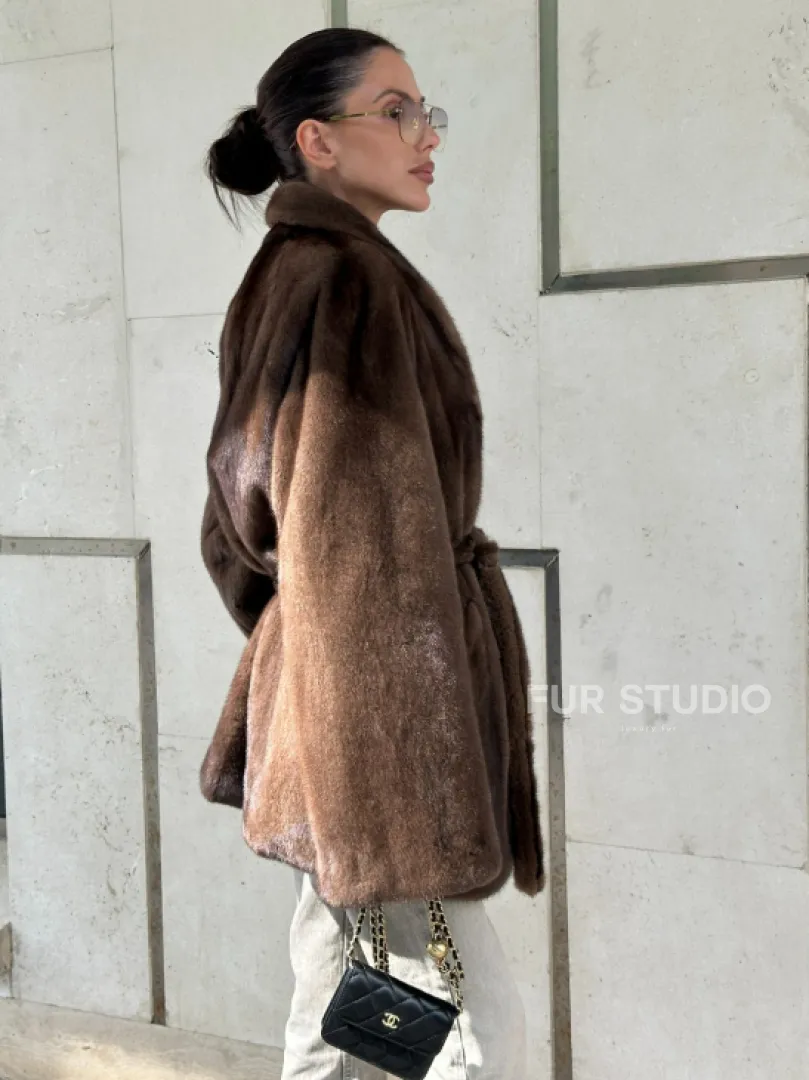 Шуба из меха Saga Furs в винтажном стиле средней длины - фото 5