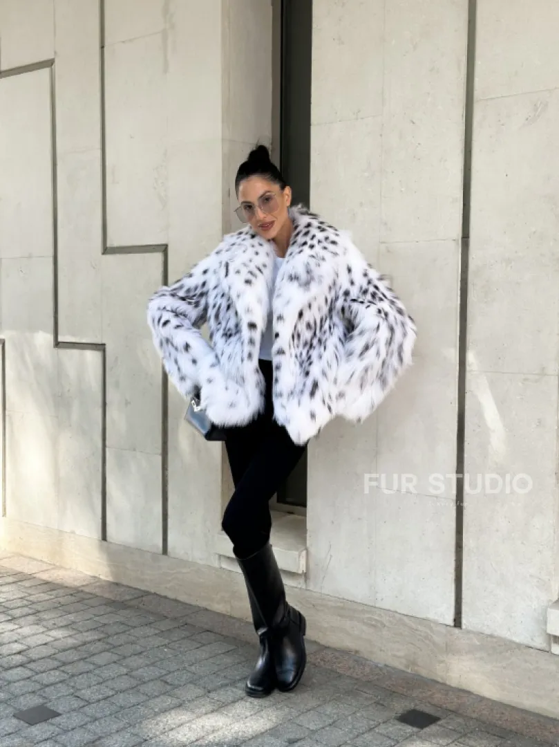 Шуба из меха лисы под рысь - цвет белый, PREMIUM COLLECTION