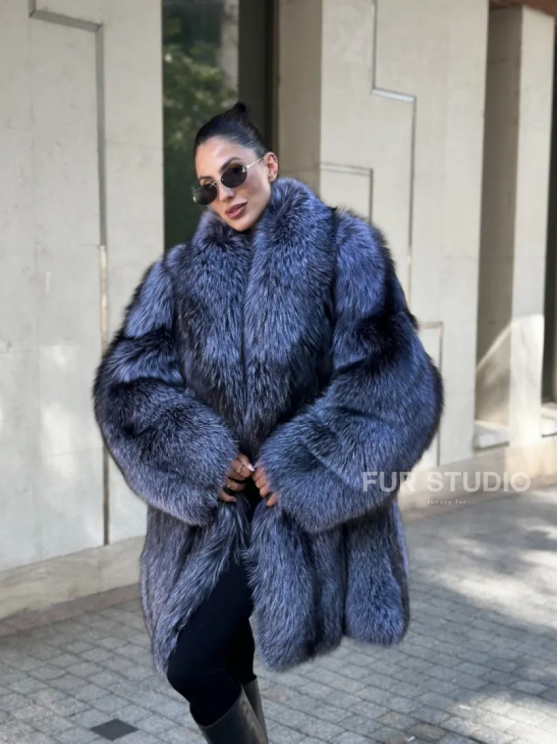 Удлиненная шуба из чернобурой лисы - фото 4