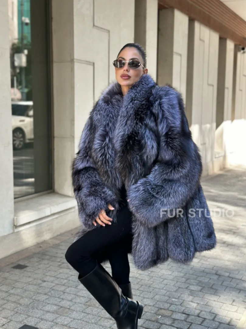 Удлиненная шуба из чернобурой лисы - фото 5
