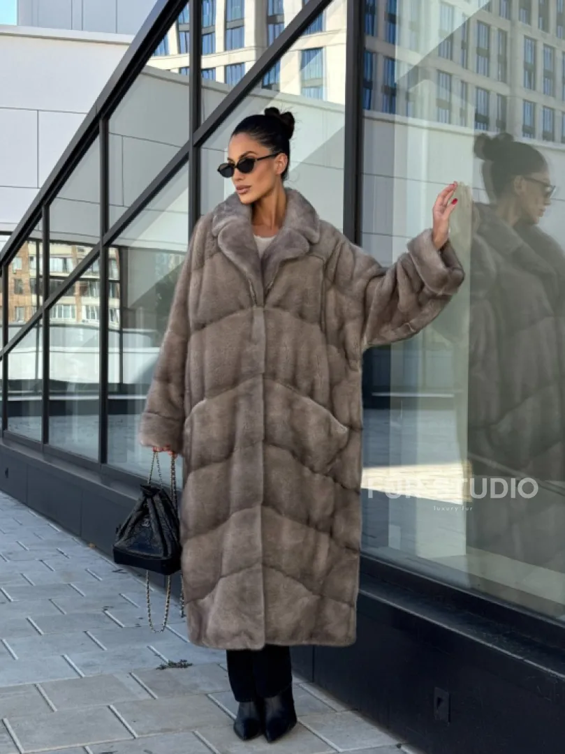 Шуба из меха норки в стиле «Oversize» - цвет сильвер - фото 14