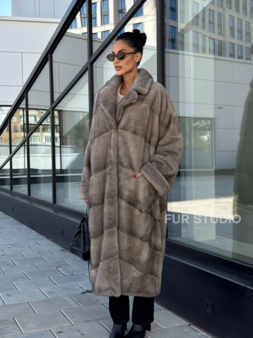 Шуба из меха норки в стиле «Oversize» - цвет сильвер - фото 12