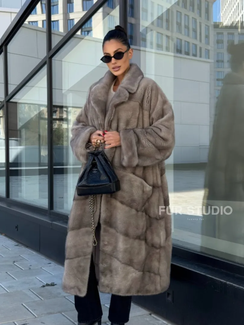 Шуба из меха норки в стиле «Oversize» - цвет сильвер - фото 8