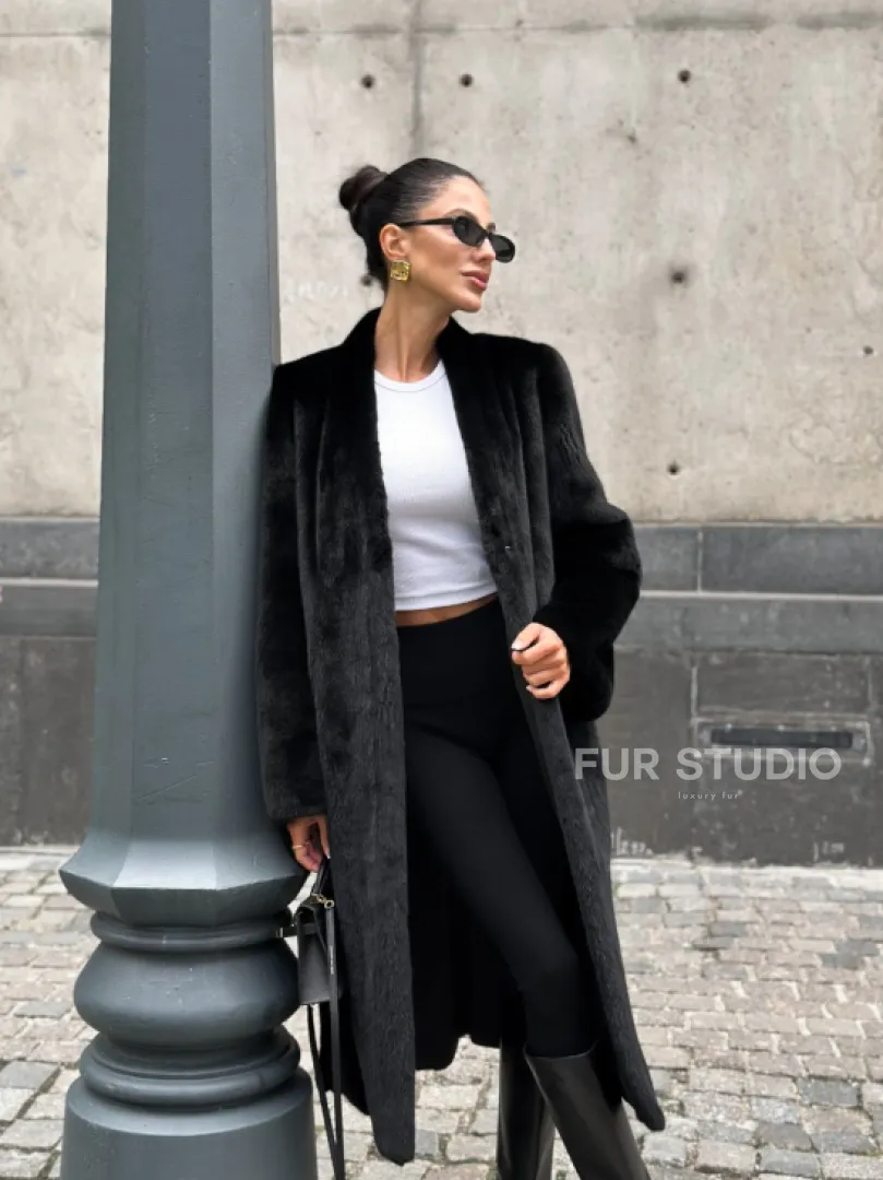 Модная шуба из меха норки Saga furs - фото 0