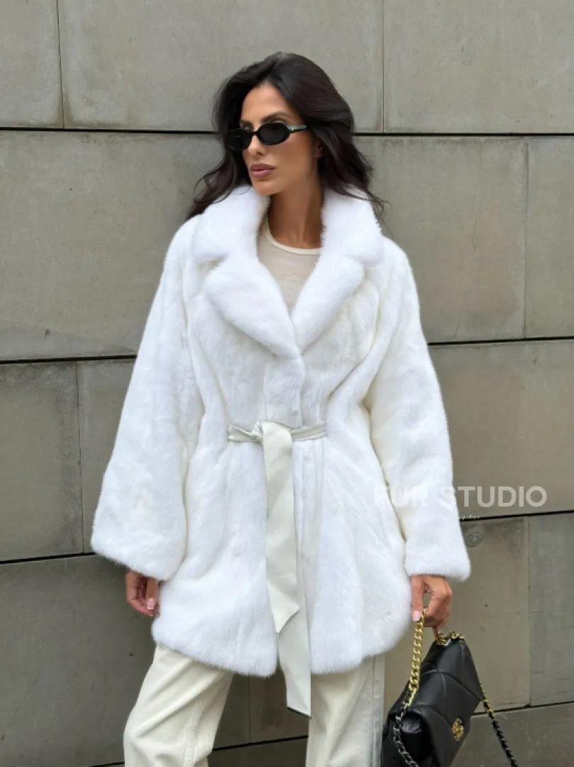 Белая шуба из норки SAGA летучая мышь английский ворот - фото 8