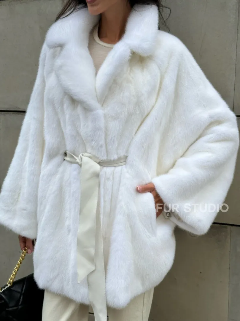 Белая шуба из норки SAGA летучая мышь английский ворот - фото 3