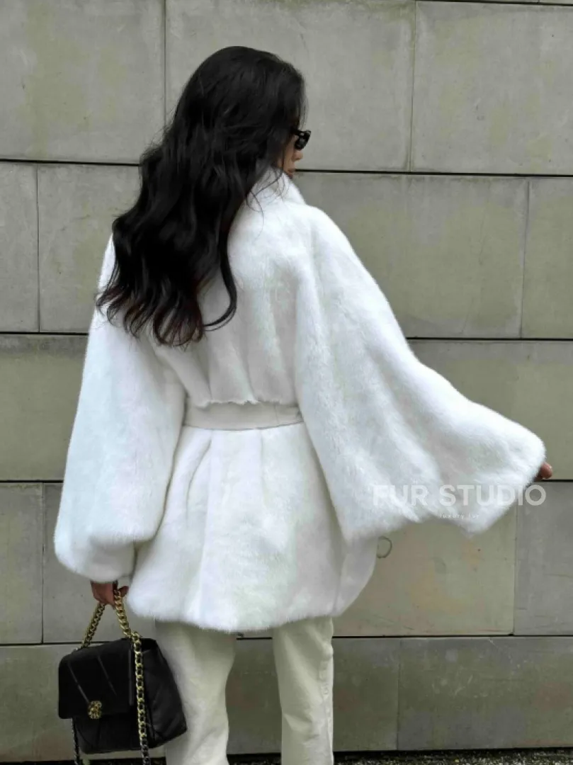 Белая шуба из норки SAGA летучая мышь английский ворот - фото 7