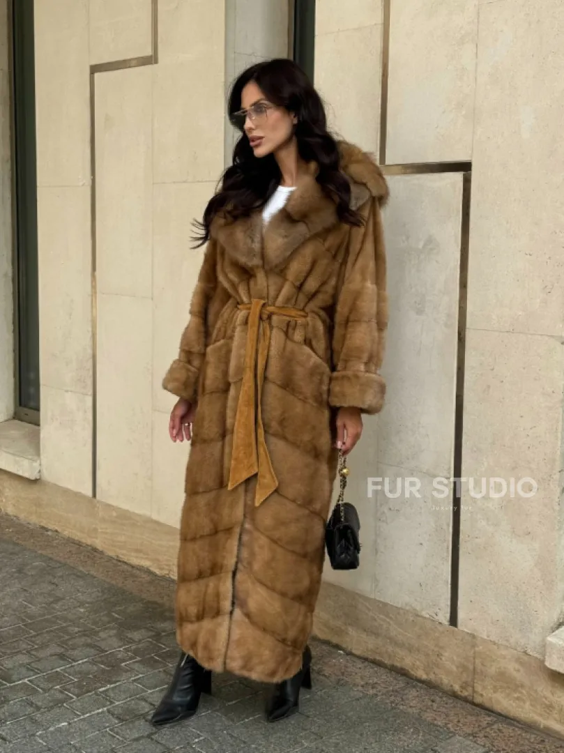 Норковая шуба с капюшоном из меха куницы - цвет карамель - фото 9