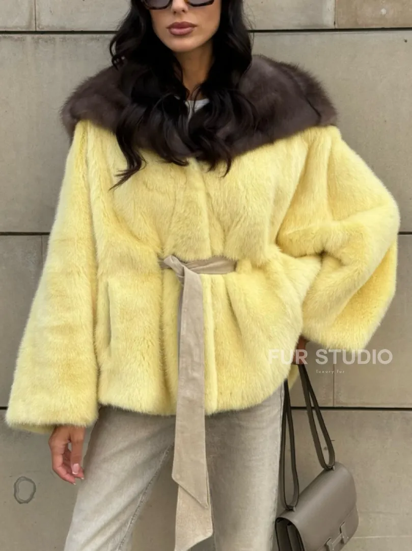 Женское норковое пончо с капюшоном из меха куницы - фото 5