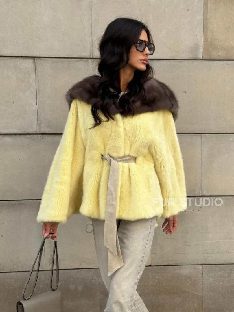 Женское норковое пончо с капюшоном из меха куницы - фото 9