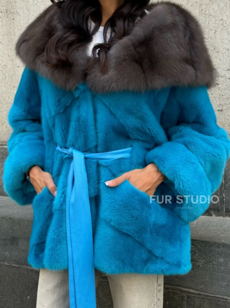 Норковый полушубок с капюшоном из меха куницы - цвет голубой - фото 4