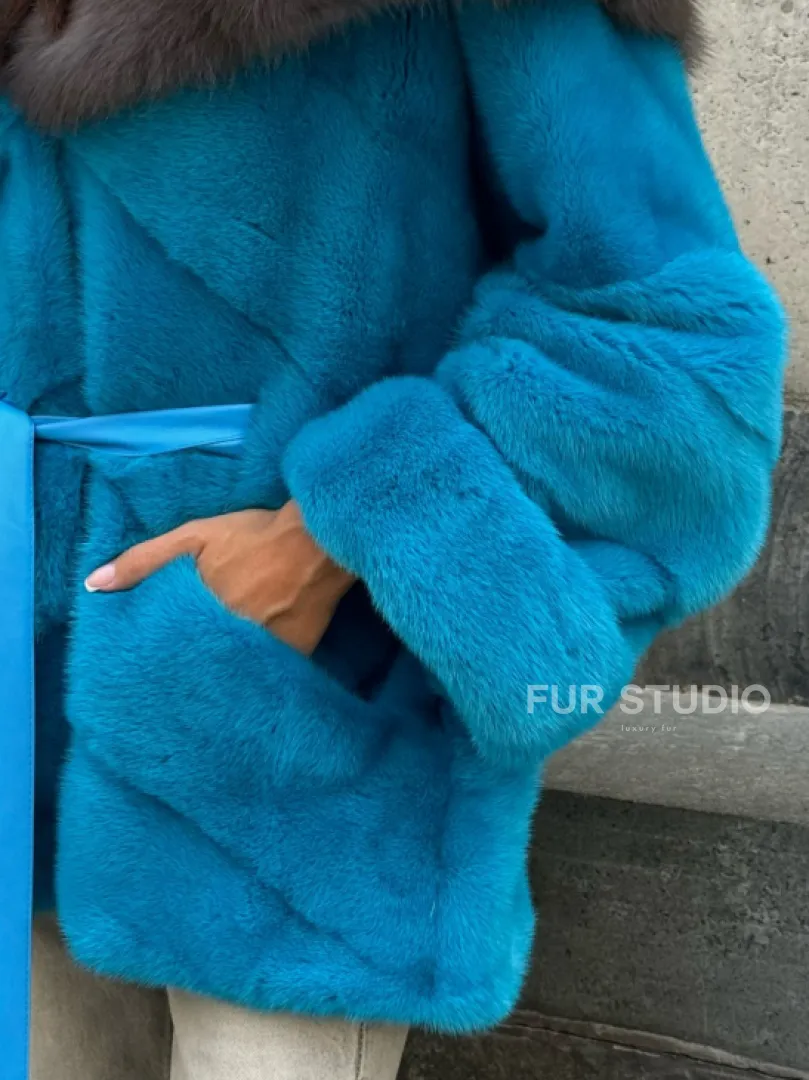 Норковый полушубок с капюшоном из меха куницы - цвет голубой - фото 2