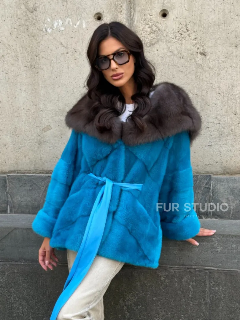 Норковый полушубок с капюшоном из меха куницы - цвет голубой - фото 8