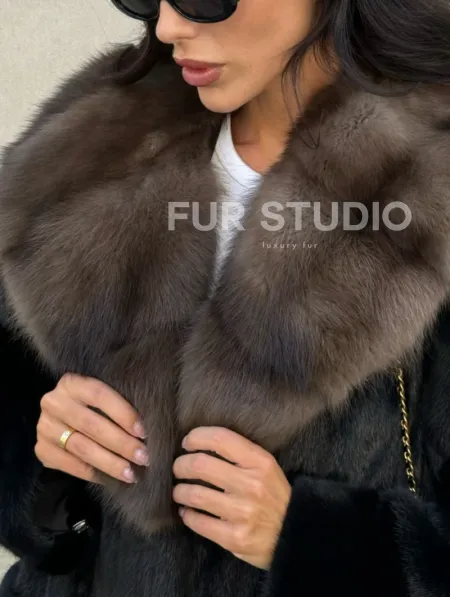 Шуба из норки Saga furs с капюшоном куницы, цельный мех - TOTAL BLACK - фото 2