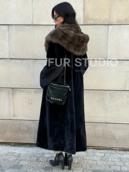 Шуба из норки Saga furs с капюшоном куницы, цельный мех - TOTAL BLACK - фото 10