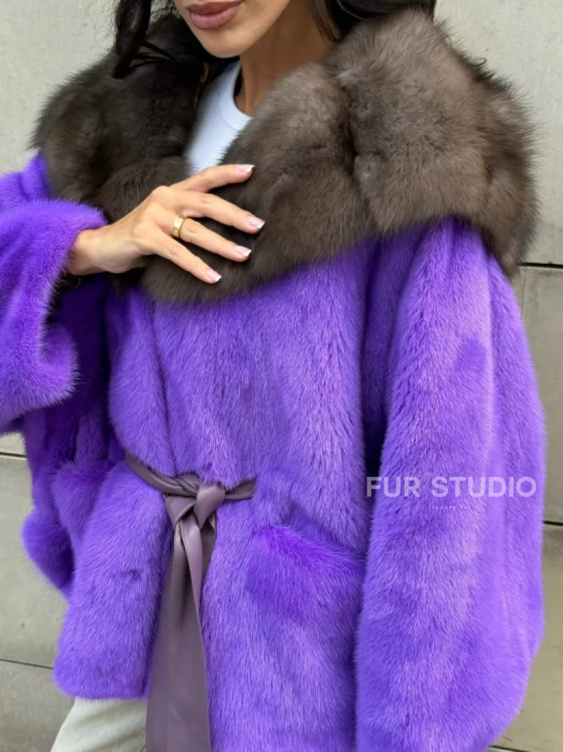 Шуба из норки Violet с капюшоном из меха куницы