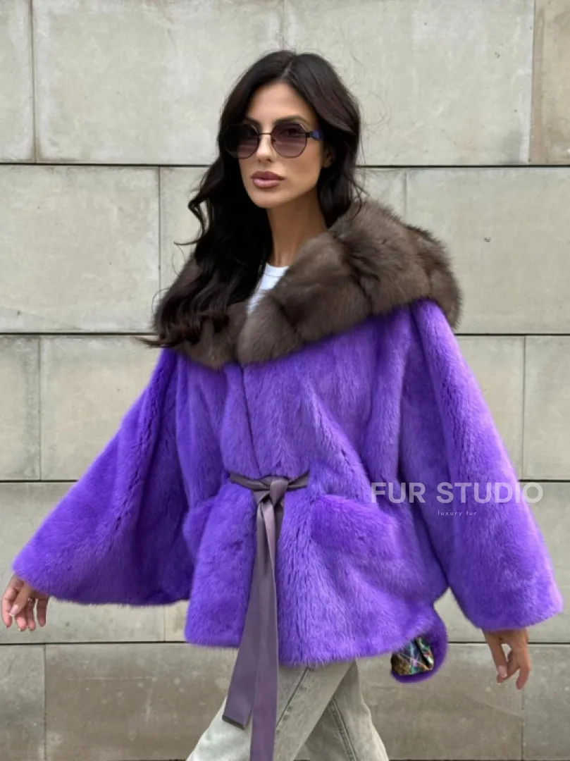 Шуба из норки Violet с капюшоном из меха куницы