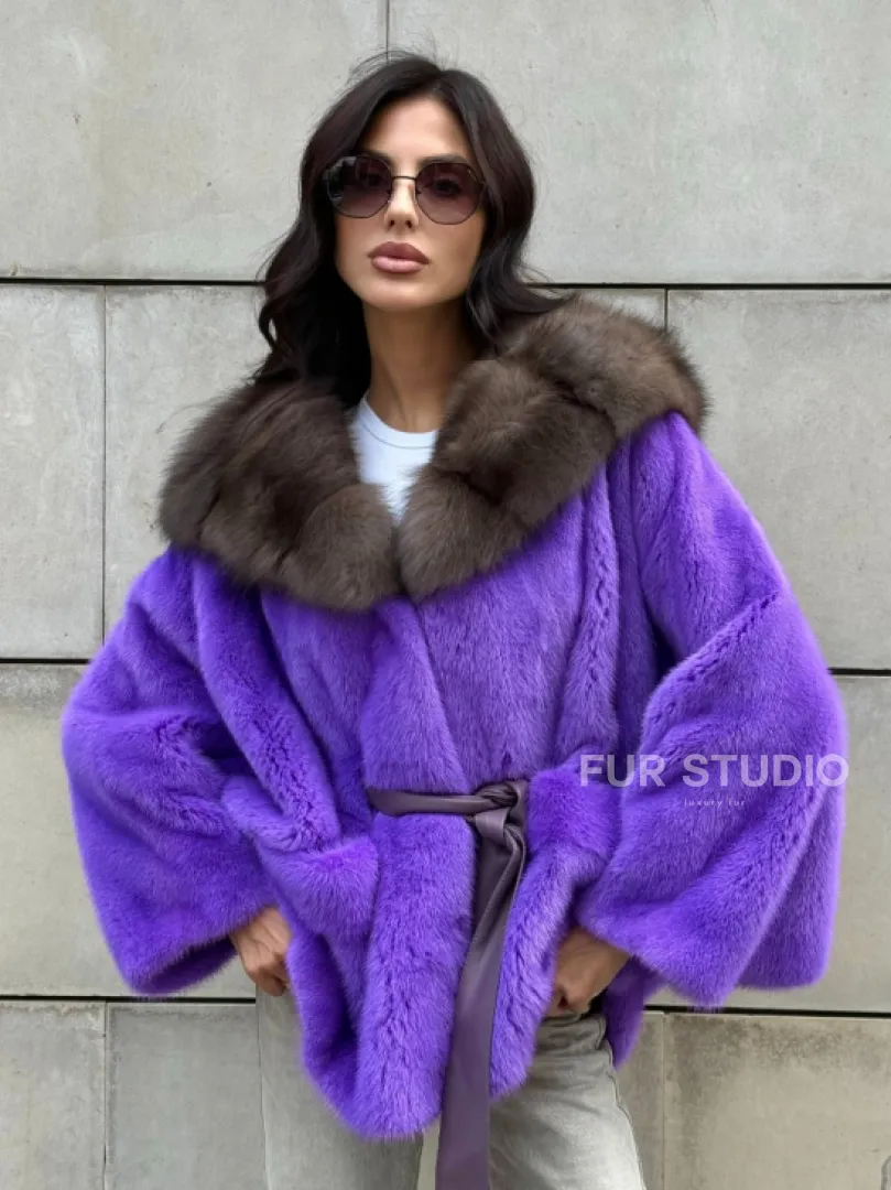 Шуба из норки Violet с капюшоном из меха куницы