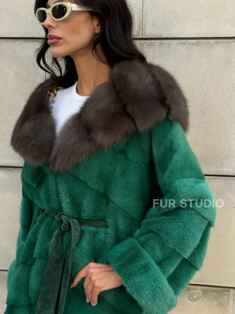 Шуба кимоно из норки с капюшоном из меха куницы - цвет малахит (зеленый) - фото 4