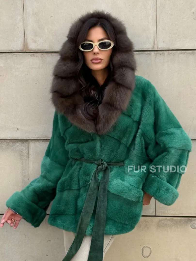 Шуба кимоно из норки с капюшоном из меха куницы - цвет малахит (зеленый) - фото 10