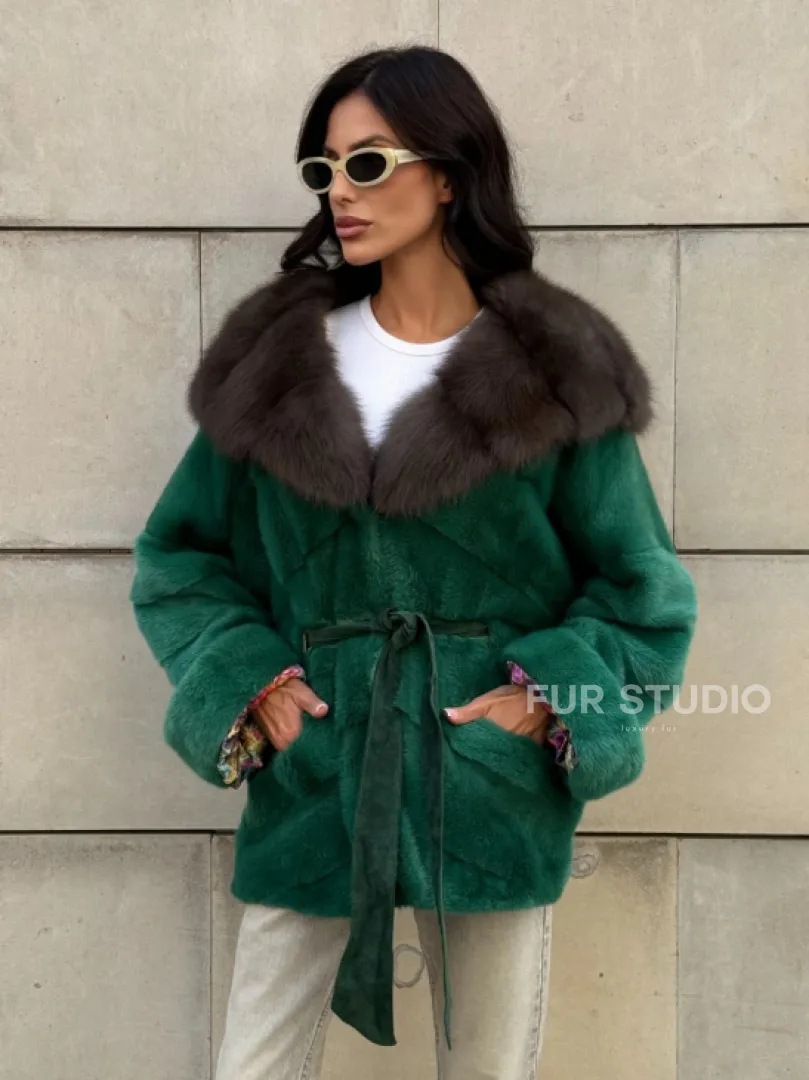 Шуба кимоно из норки с капюшоном из меха куницы - цвет малахит (зеленый) - фото 11