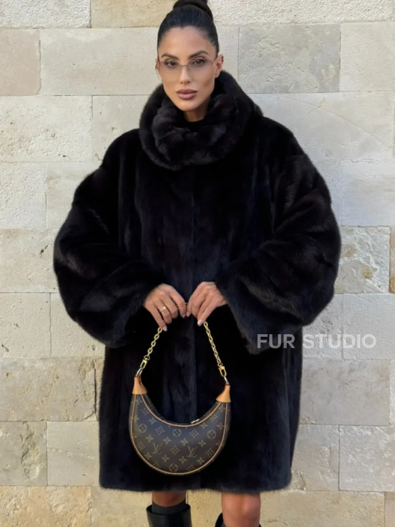 Шуба из аукционной норки с капюшоном роспуск - цвет уголь - фото 9