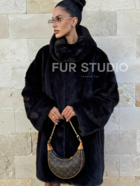 Шуба из аукционной норки с капюшоном роспуск - цвет уголь - фото 8