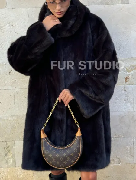 Шуба из аукционной норки с капюшоном роспуск - цвет уголь - фото 6