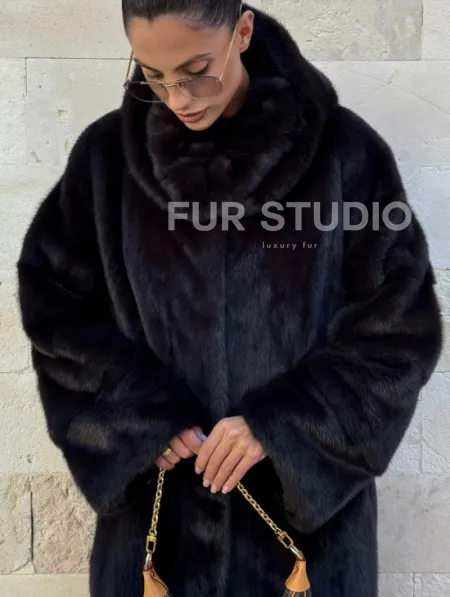 Шуба из аукционной норки с капюшоном роспуск - цвет уголь - фото 3
