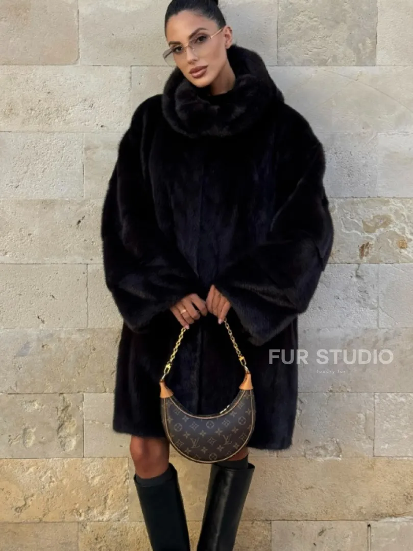 Шуба из аукционной норки с капюшоном роспуск - цвет уголь - фото 11