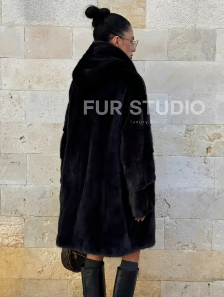 Шуба из аукционной норки с капюшоном роспуск - цвет уголь - фото 12