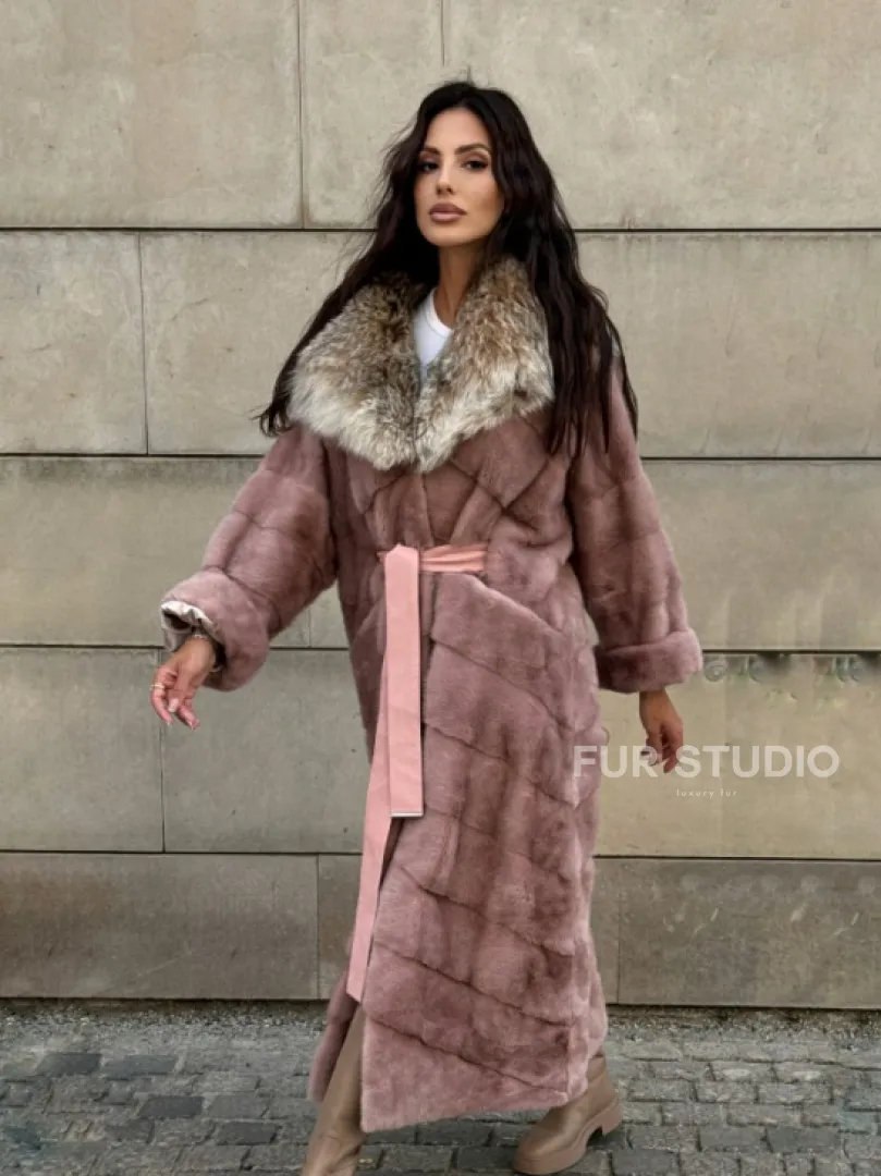 Шуба из натурального меха норки с капюшоном из рыси - цвет пудра - фото 9