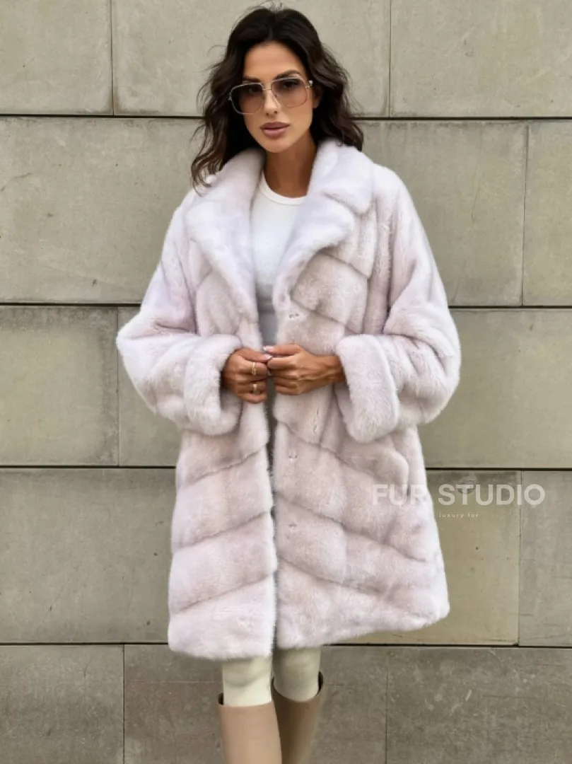 Шуба в диагональной выкладке меха норки с английским воротником - цвет жемчуг - фото 9