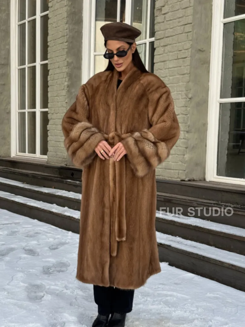 Шуба норковая кимоно VINTAGE GOLD рукава с отделкой из меха куницы - фото 10