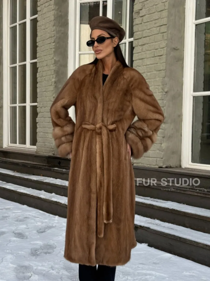 Шуба норковая кимоно VINTAGE GOLD рукава с отделкой из меха куницы - фото 9