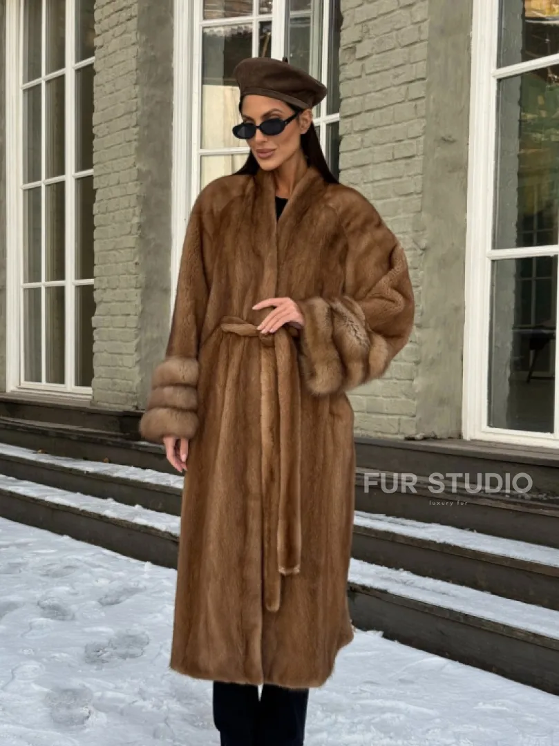 Шуба норковая кимоно VINTAGE GOLD рукава с отделкой из меха куницы - фото 11