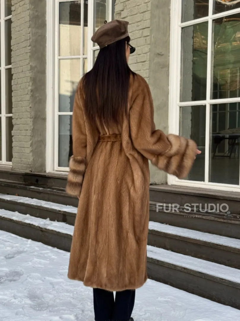 Шуба норковая кимоно VINTAGE GOLD рукава с отделкой из меха куницы - фото 12