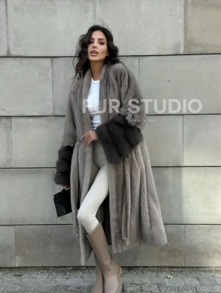 Шуба кимоно из меха норки Vintage Grey рукава с отделкой из куницы - фото 9