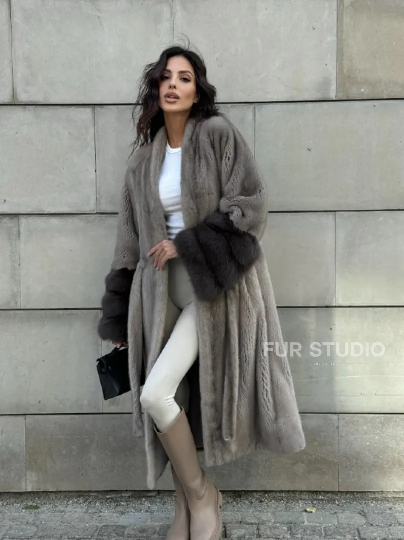 Шуба кимоно из меха норки Vintage Grey рукава с отделкой из куницы