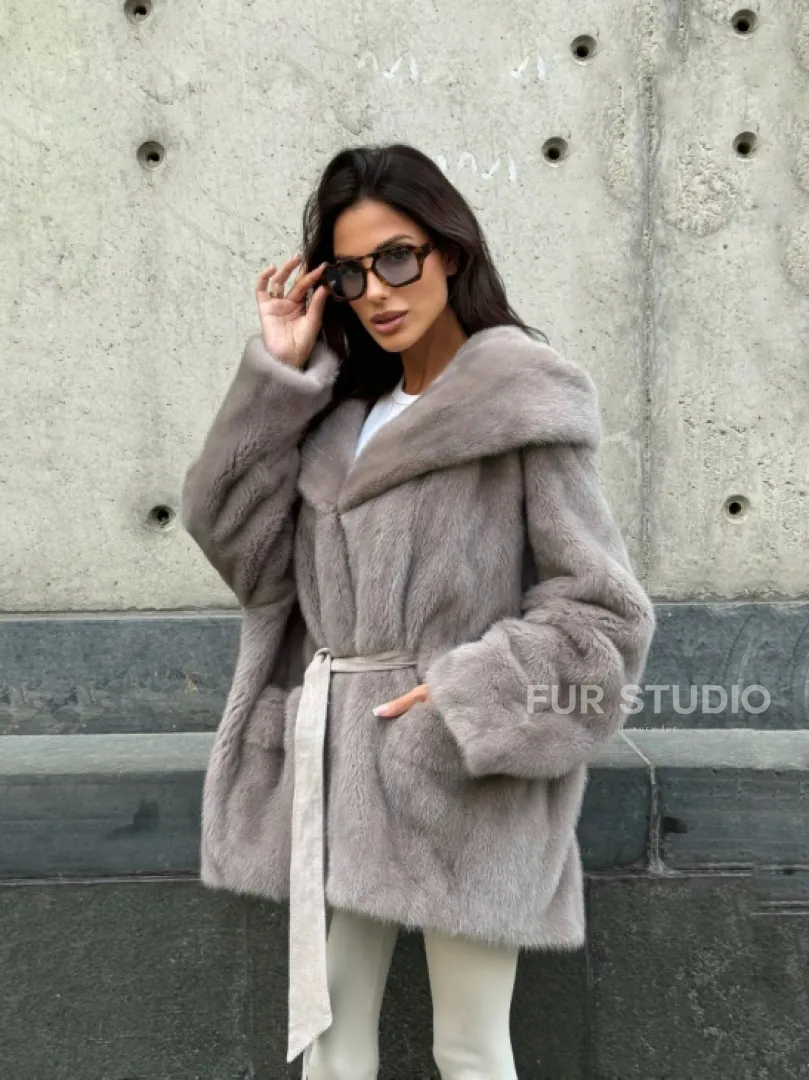 Шуба Oversize из меха цельной норки с капюшоном