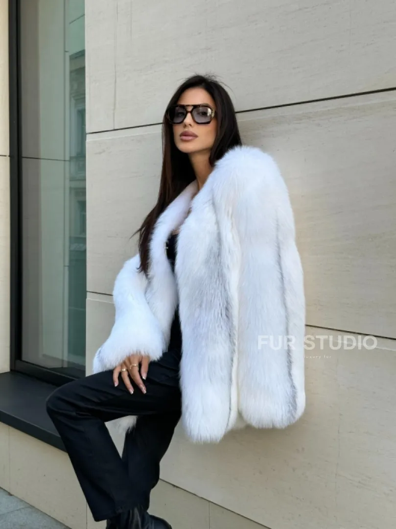 Шуба из меха белой крестовой лисы Vintage style, цельные пластины - фото 11