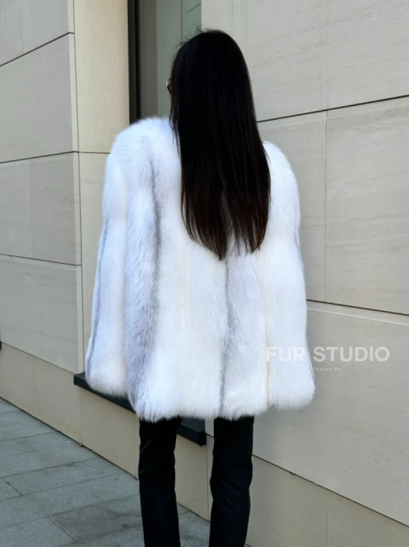 Шуба из меха белой крестовой лисы Vintage style, цельные пластины
