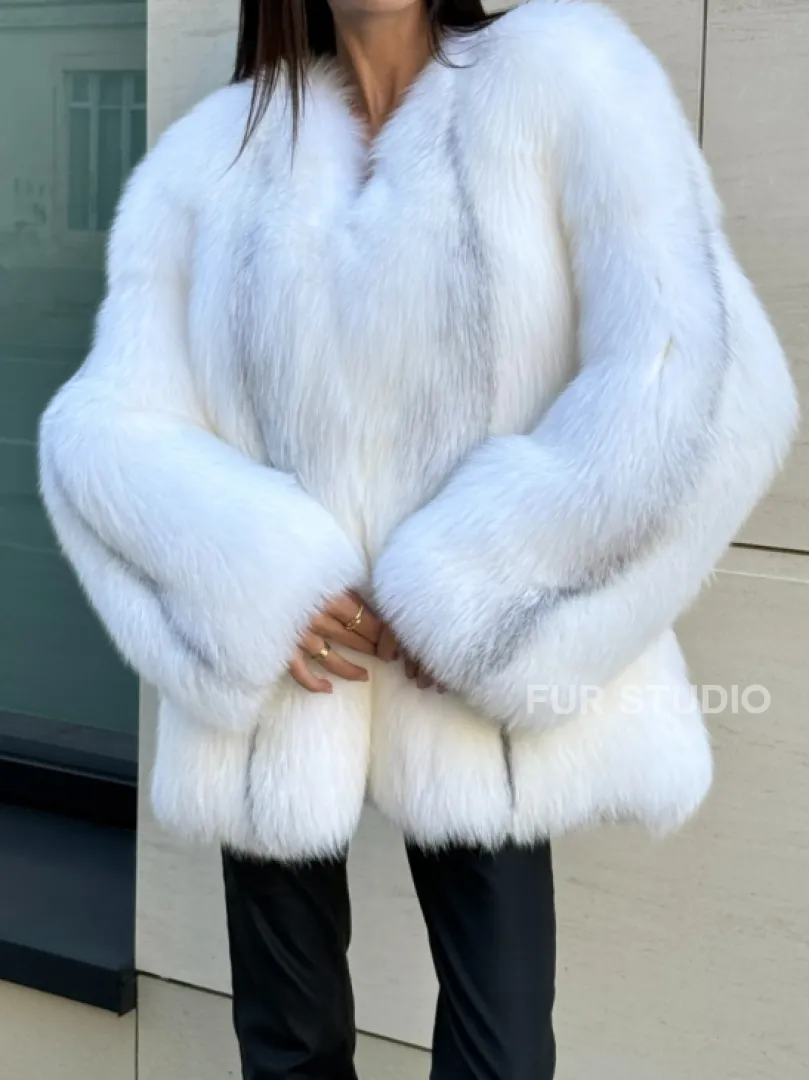 Шуба из меха белой крестовой лисы Vintage style, цельные пластины