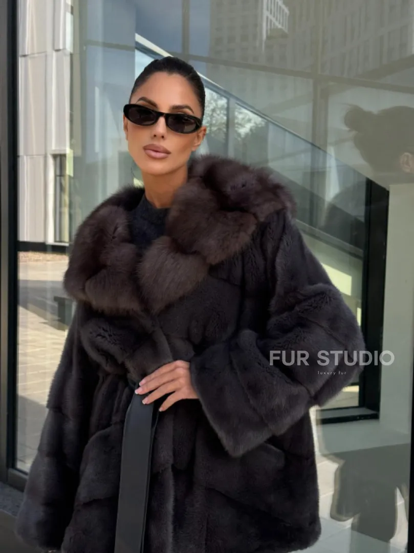 Норковый полушубок с меховым капюшоном из куницы, цвет графит - фото 2