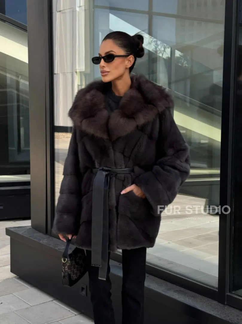 Норковый полушубок с меховым капюшоном из куницы, цвет графит - фото 8